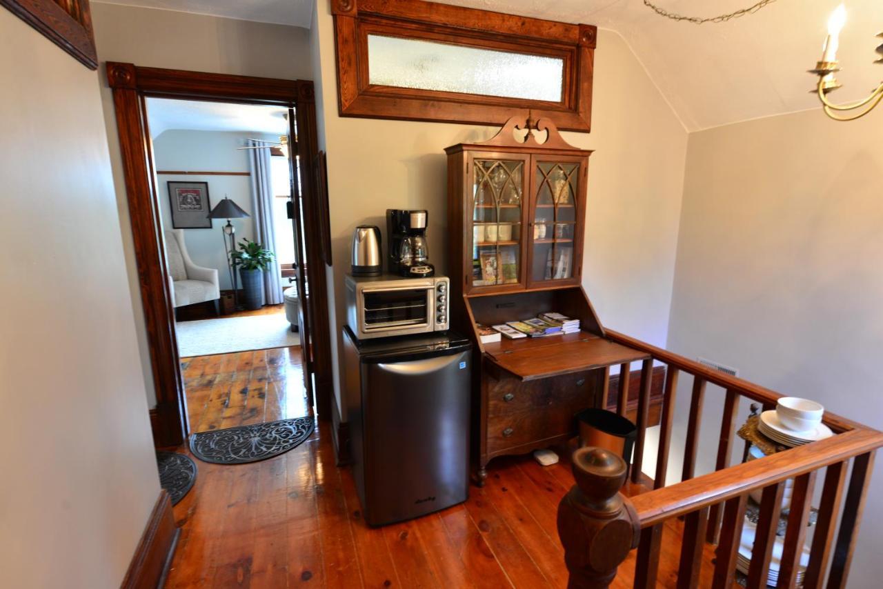 The Walnut Grove Bnb Harrow Exterior photo